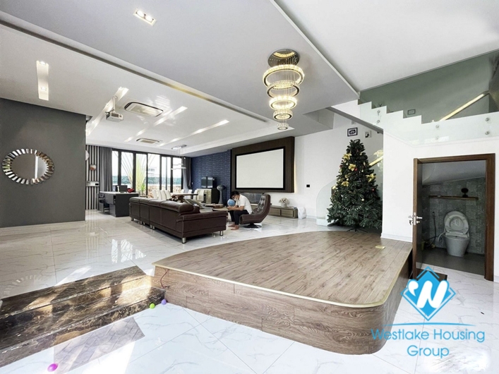 Pool villas for rent at Vinhome Riverside Long Bien Ha Noi